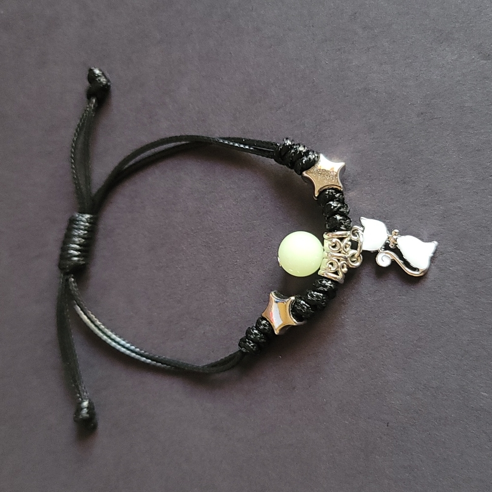 Glow in the dark "White Cat" Bracelet